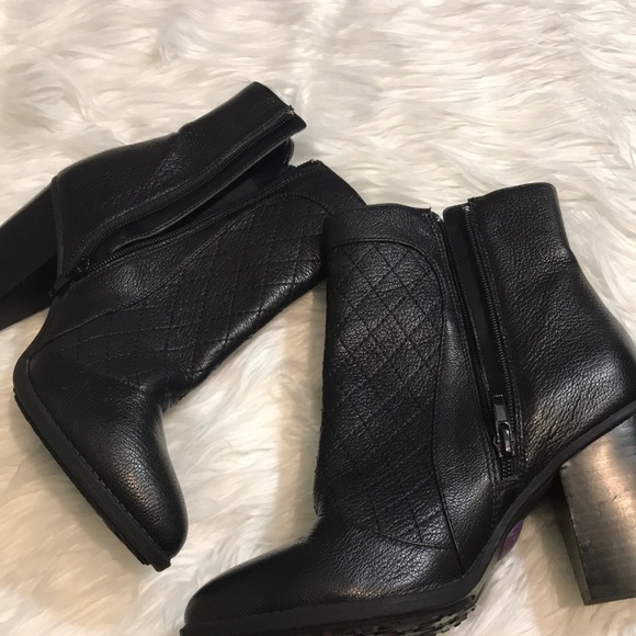 NWT Black leather ankle booties heel - Picture 3 of 7